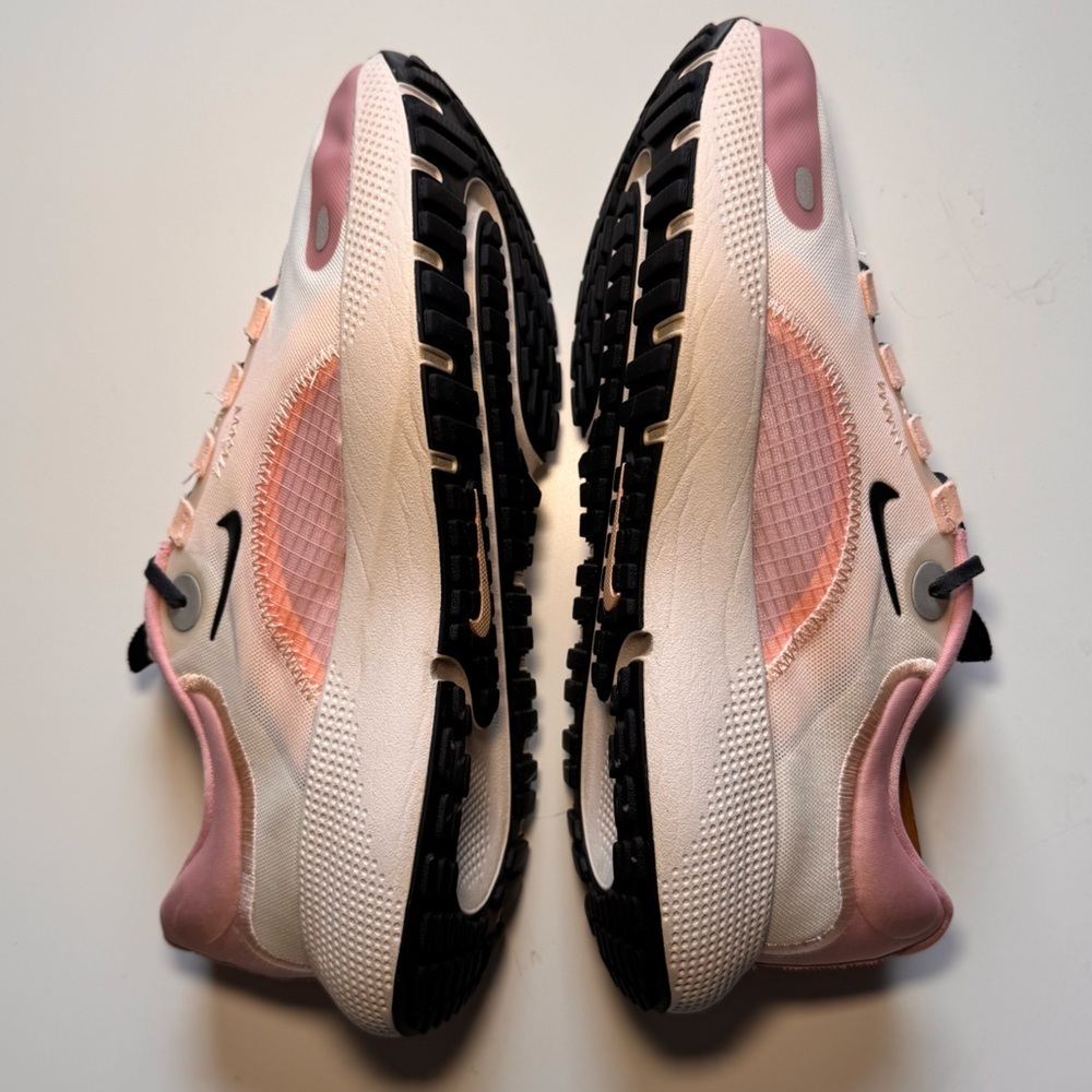 NIKE RUNNING SHOE REACT ESCAPE RUN - SAIL/DARK SMOKE GREY/PINK WOMEN - Picture 8 of 13